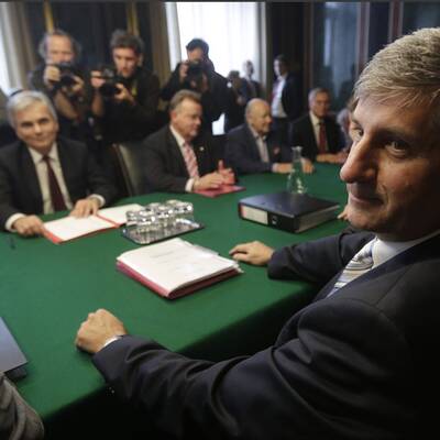 Koalitionsverhandlungen im Parlament 