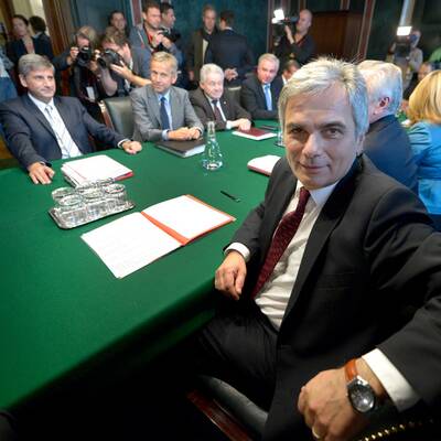 Koalitionsverhandlungen im Parlament 