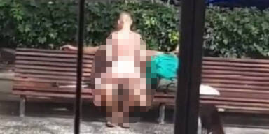 Am helllichten Tag: Paar hat Sex vor Schule