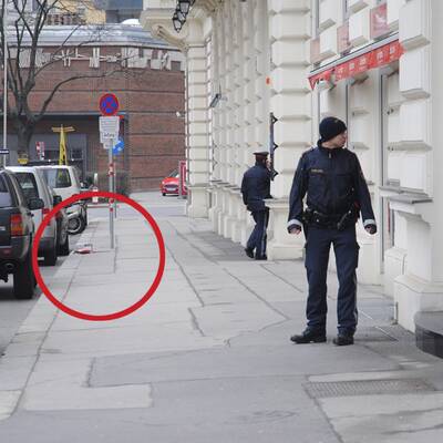 Ein verdächtiges Päckchen lag am Gehsteig. Entminungsdienst rückte an.