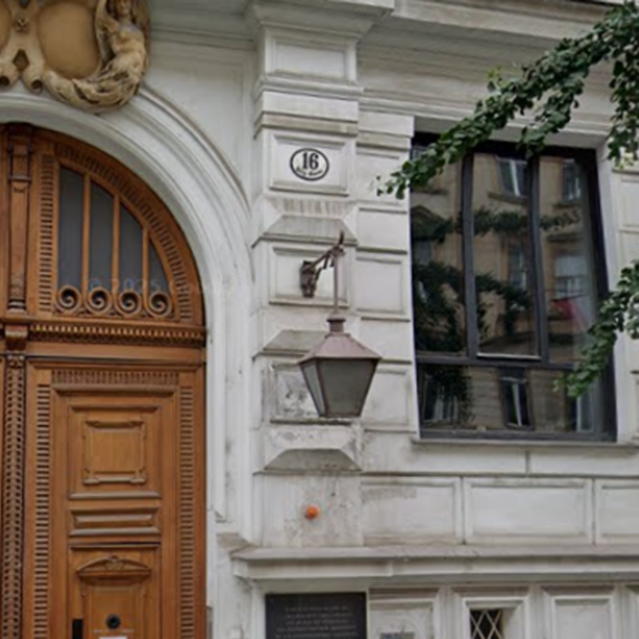 Bei illegaler Party Inventar aus Palais geklaut: Eine Täterin gefasst