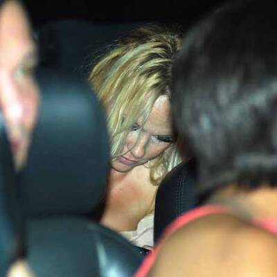 Wet-T-Shirt-Contest? Pammie nass & wild!