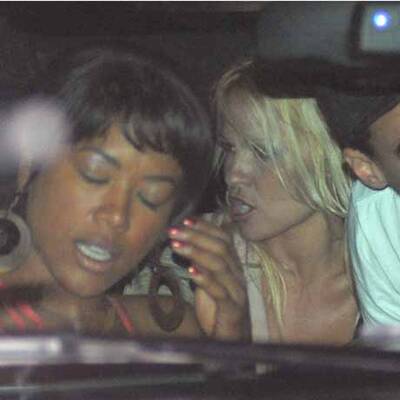 Wet-T-Shirt-Contest? Pammie nass & wild!