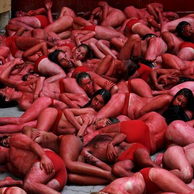 Aktivisten wollen auf Leiden der Stiere aufmerksam machen.