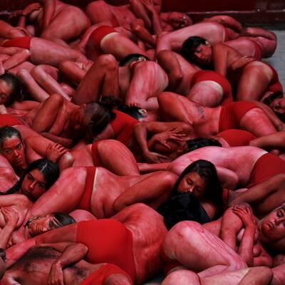 Aktivisten wollen auf Leiden der Stiere aufmerksam machen.