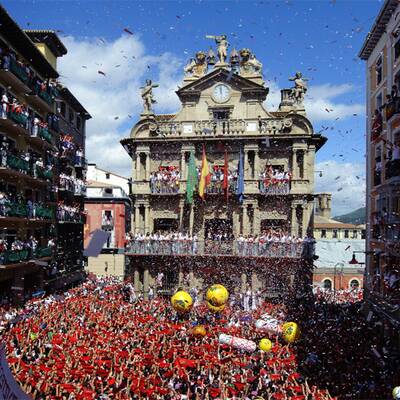 Die Stiere werden wieder durch die Stadt getrieben