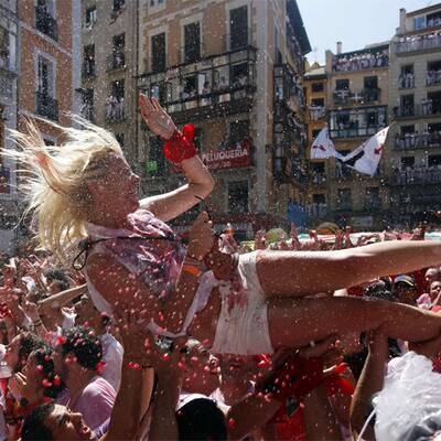 Die Stiere werden wieder durch die Stadt getrieben