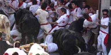 Erster Toter bei erster Stierhatz in Pamplona