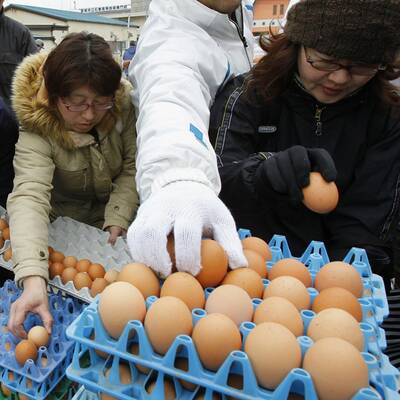 Die Menschen stürmen die Supermärkte