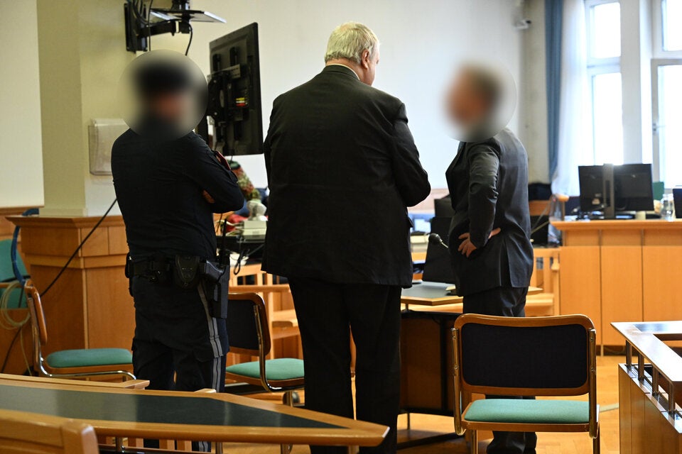 Prozess Mord versuch auf Vater