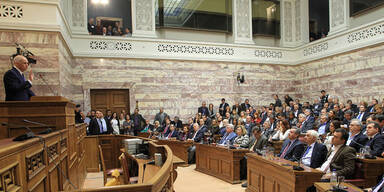 Griechen-Premier zieht Kopf aus Schlinge