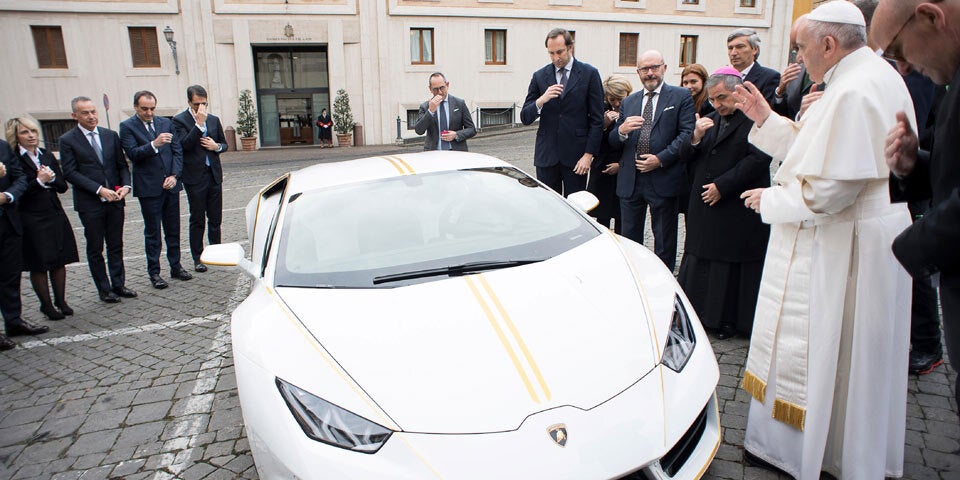 Papst will geschenkten Lamborghini nicht
