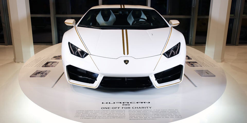 Papst-Lamborghini erzielt Rekordpreis