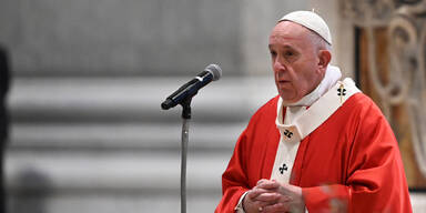 Papst feiert Palmsonntags-Messe im Vatikan ohne Pilger
