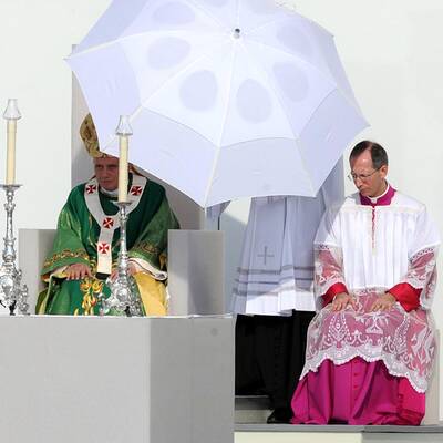 100.000 bei Papstmesse