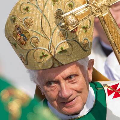 100.000 bei Papstmesse