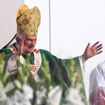 100.000 bei Papstmesse