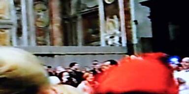 Frau wollte sich auf Papst stürzen