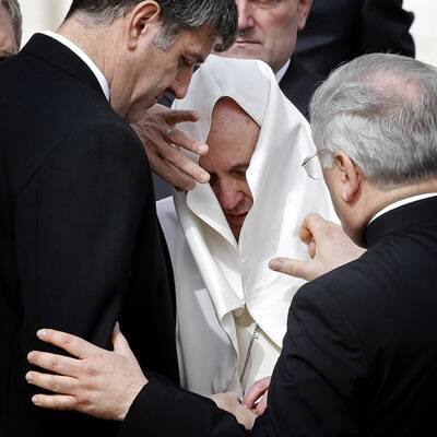 Hier ärgert der Wind Papst Franziskus