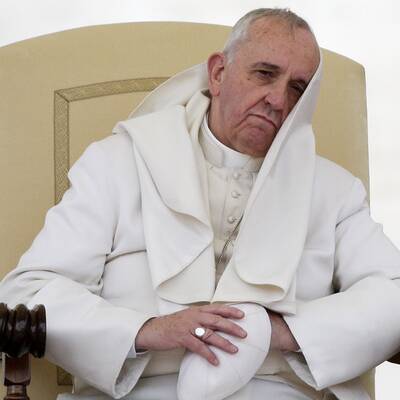 Hier ärgert der Wind Papst Franziskus