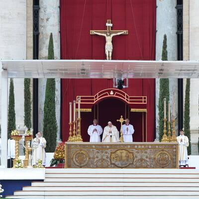 Größte Papst-Show aller Zeiten