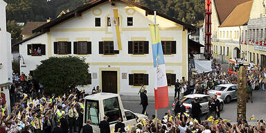 papstgeburtshaus_AFP PHOTO DDP/JOERG KOCH