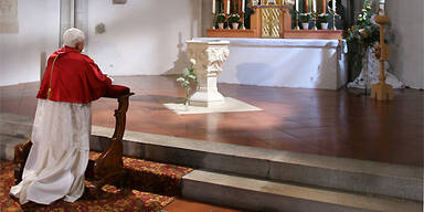 papstkirche_AFP PHOTO JOHN MACDOUGALL