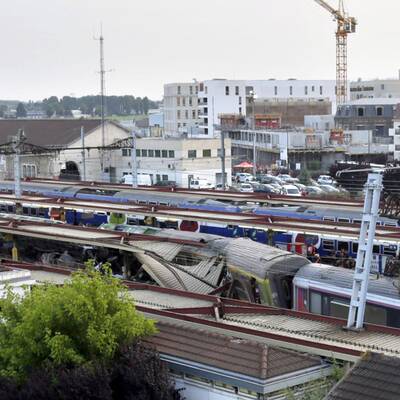 Zug entgleist bei Paris
