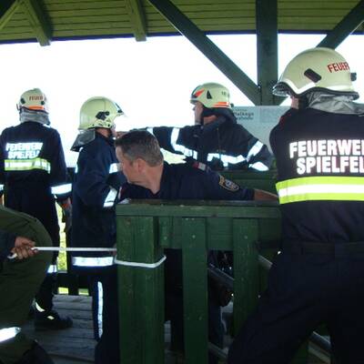 Der 43-Jährige baumelte in 30 Meter Höhe