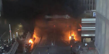 Paris brennt: Ausschreitungen bei Demo