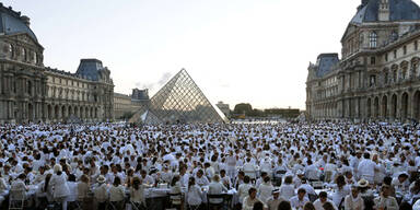 11.000 Pariser picknicken in weiß