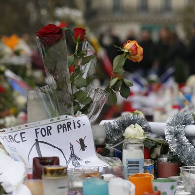 Bewegende Trauerfeier in Paris