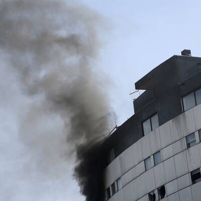 ... Scheiben gingen zu Bruch...