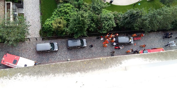 Bei Paris: Auto rast in Gruppe von Soldaten