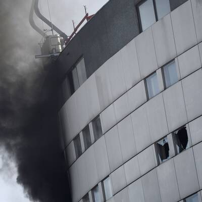 ... Scheiben gingen zu Bruch...