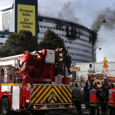 ... Scheiben gingen zu Bruch...