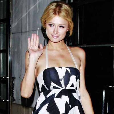 Pimp My Breasts: Paris mit Schummel-Dekolleté