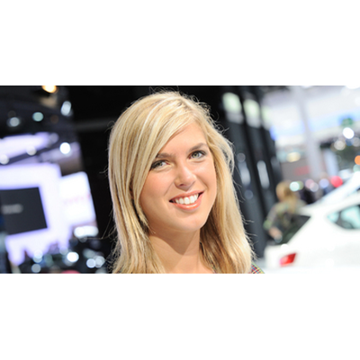 Die schönsten Hostessen der Pariser Motorshow