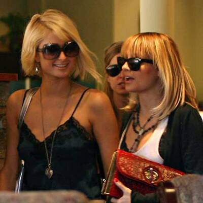 Nicole Richie speist mit den Hilton-Schwestern