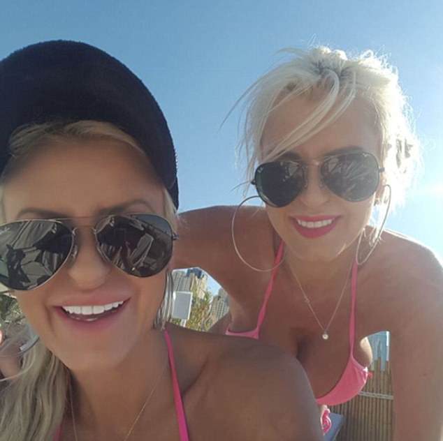 Sexy Zwillingen droht Haft in Dubai