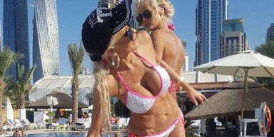 Sexy Zwillingen droht Haft in Dubai