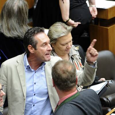 FPÖ & BZÖ verlassen Sitzung