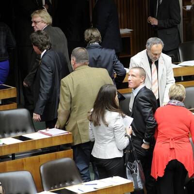 FPÖ & BZÖ verlassen Sitzung