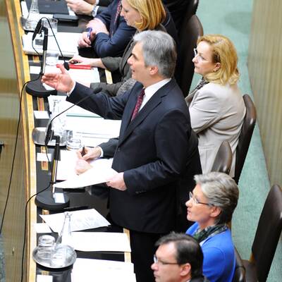 FPÖ, Grüne und BZÖ sind vom 26-Milliarden-Euro-Paket alles andere als begeistert