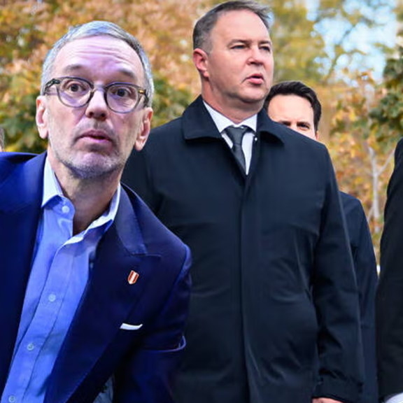 ÖVP, FPÖ und SPÖ: So viel Geld haben die Parteien wirklich