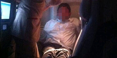 Aggressiver Passagier in Flugzeug gefesselt