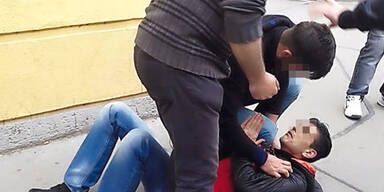 Passanten  stoppen  brutalen  R&auml;uber