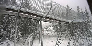 Schnee-Chaos stoppt Züge