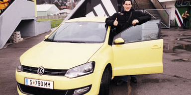 Top-Torwart Helge Payer testet den VW Polo