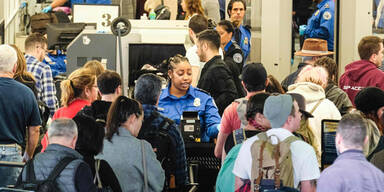 Computerpanne: Tausende sa&szlig;en auf Flugh&auml;fen fest